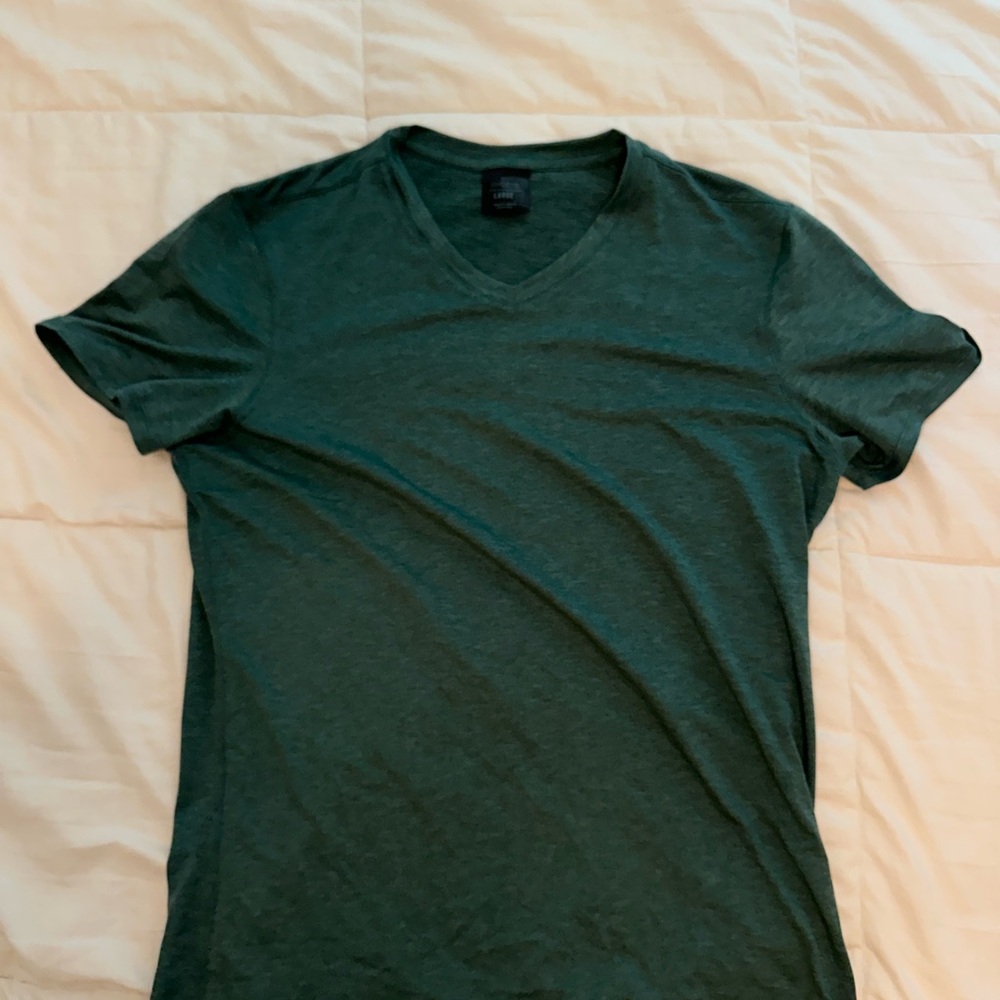 Hylete Men's V-Neck Tee in Forest Green